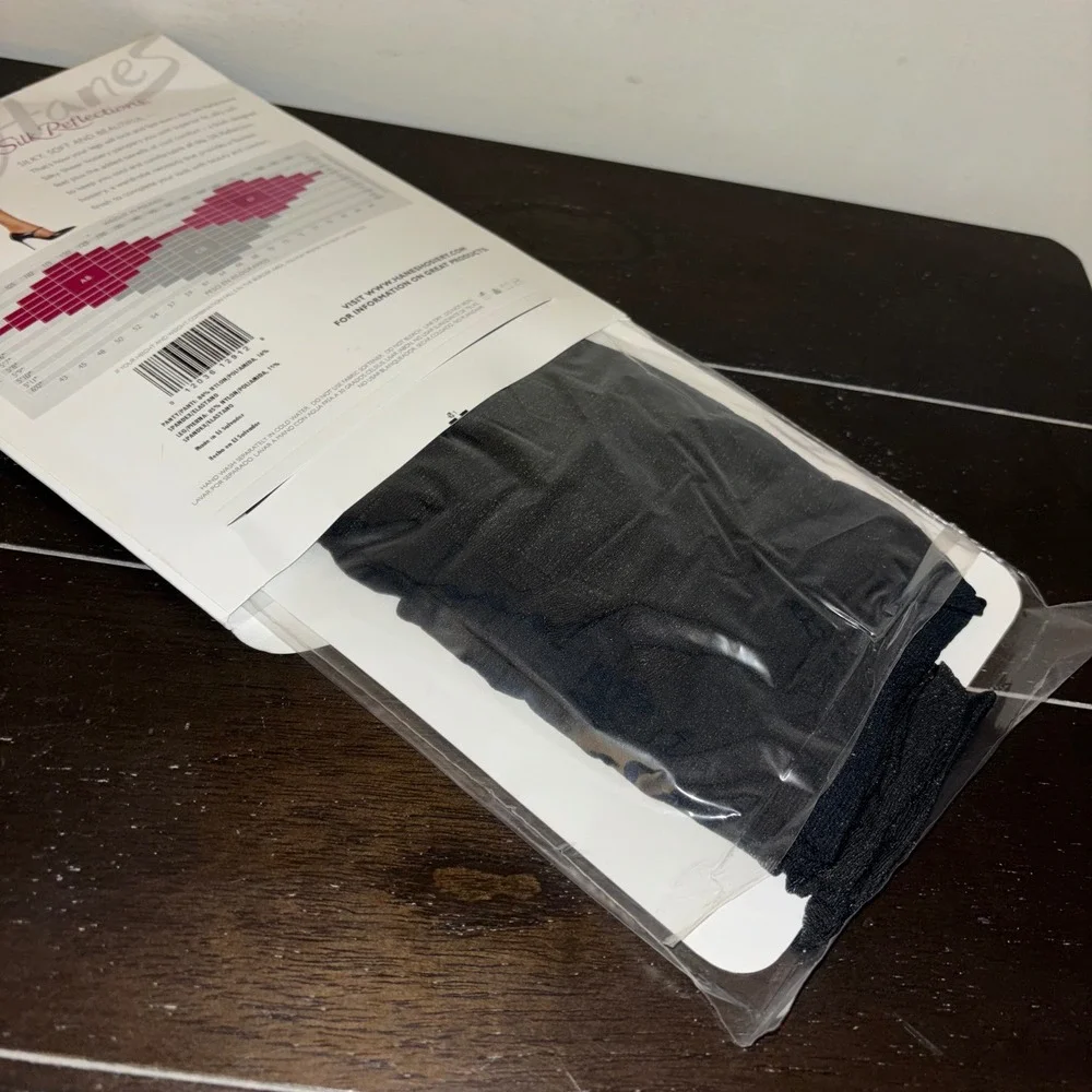 Hanes Silk Reflections Silky Sheer Control Top Reinforced Toe Pantyhose‎ Jet EF